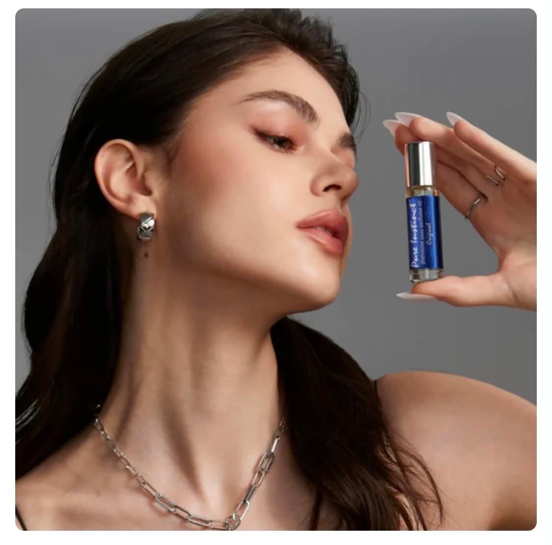 Pheromone Women's Roll on True Blue